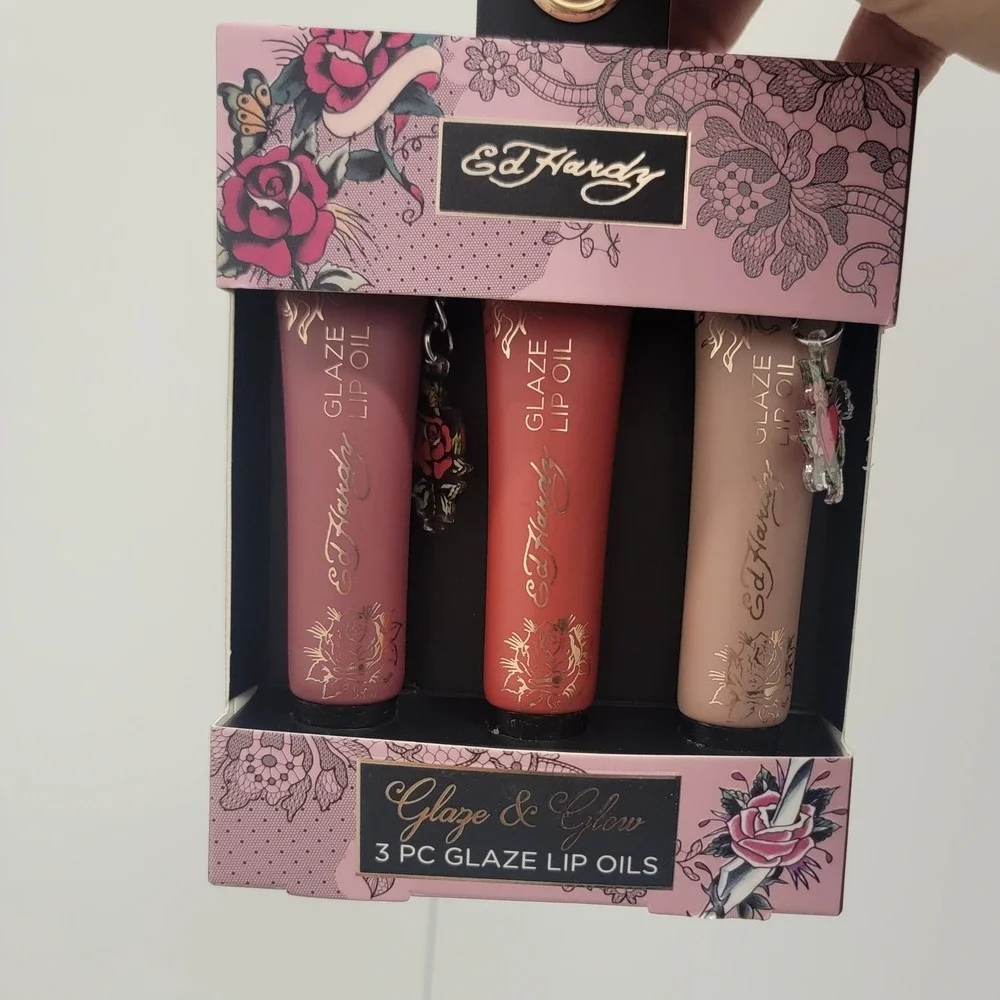 Ed Hardy Glaze & Glow 3 Pc Glaze‎ Lip Oils Set with Charms Sheer Color NIB